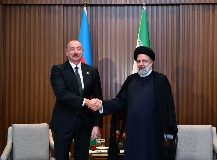 Prezident İlham Əliyevin Astanada İran Prezidenti Seyid İbrahim Rəisi ilə görüşü olub (FOTO) (YENİLƏNİB)