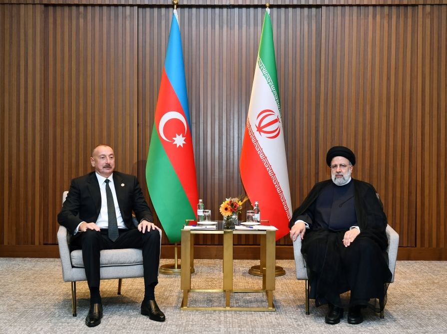 Prezident İlham Əliyevin Astanada İran Prezidenti Seyid İbrahim Rəisi ilə görüşü olub (FOTO) (YENİLƏNİB)