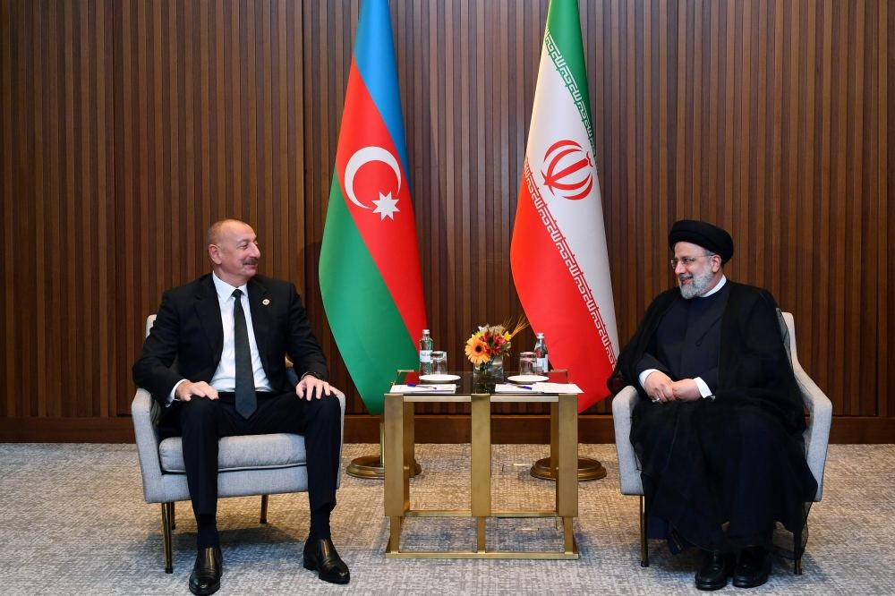Prezident İlham Əliyevin Astanada İran Prezidenti Seyid İbrahim Rəisi ilə görüşü olub (FOTO) (YENİLƏNİB)
