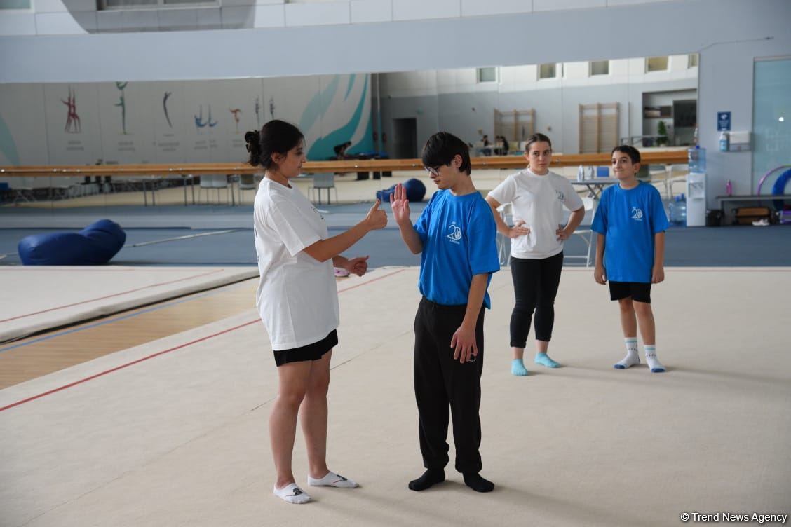 Gimnastika Federasiyasının təşkilatçılığı ilə Bakıda Xüsusi Olimpiada üzrə məşqçilik və hakimlik kursları keçirilir (FOTO)