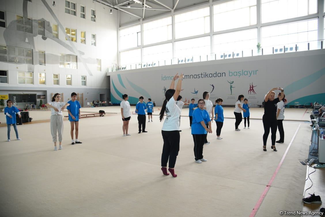 Gimnastika Federasiyasının təşkilatçılığı ilə Bakıda Xüsusi Olimpiada üzrə məşqçilik və hakimlik kursları keçirilir (FOTO)