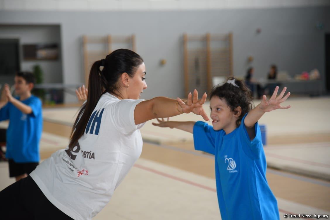 Gimnastika Federasiyasının təşkilatçılığı ilə Bakıda Xüsusi Olimpiada üzrə məşqçilik və hakimlik kursları keçirilir (FOTO)