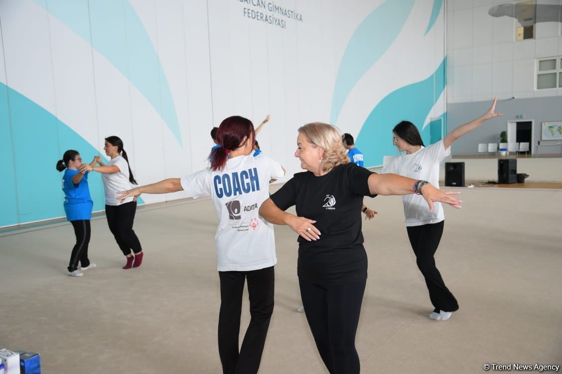 Gimnastika Federasiyasının təşkilatçılığı ilə Bakıda Xüsusi Olimpiada üzrə məşqçilik və hakimlik kursları keçirilir (FOTO)