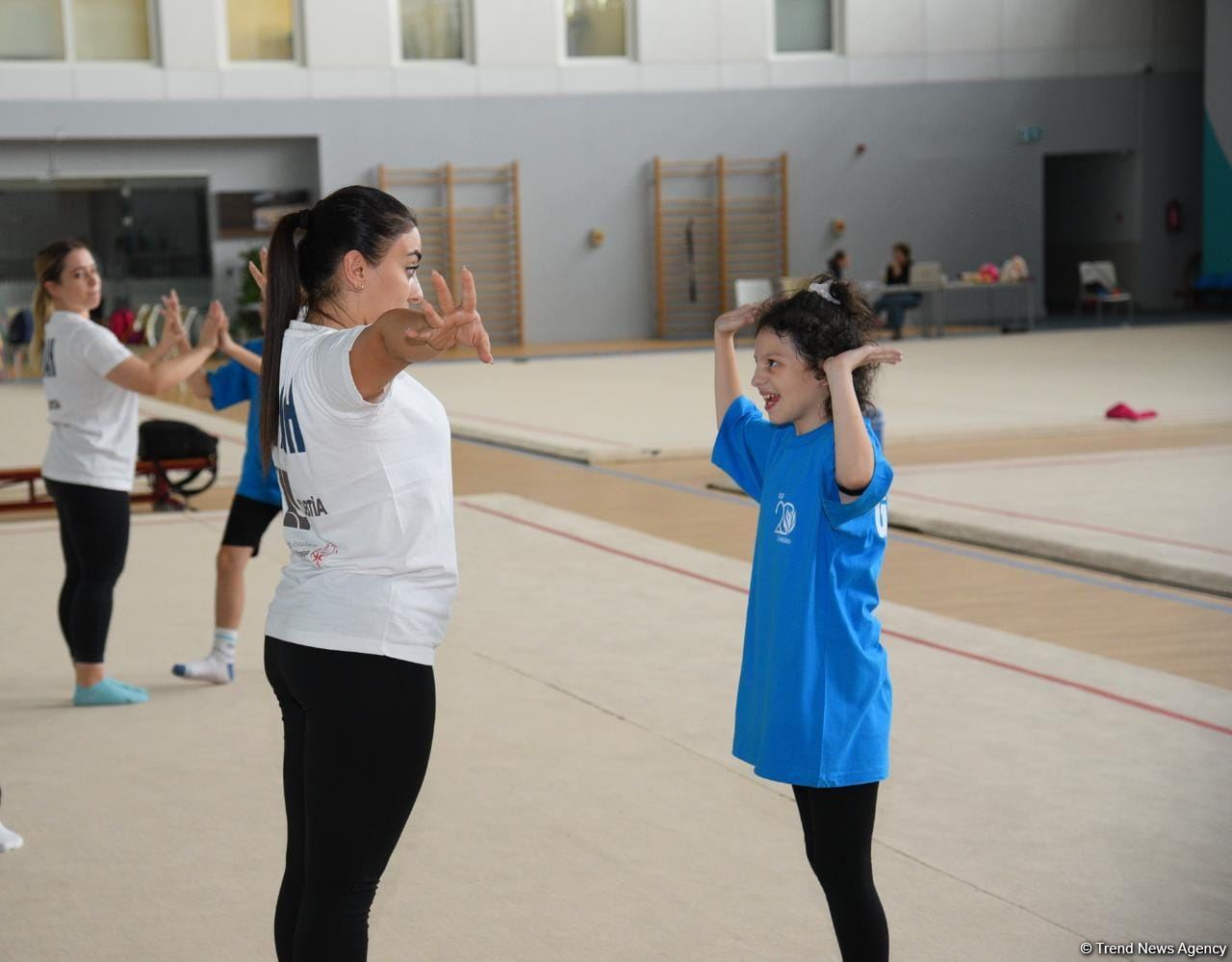 Gimnastika Federasiyasının təşkilatçılığı ilə Bakıda Xüsusi Olimpiada üzrə məşqçilik və hakimlik kursları keçirilir (FOTO)