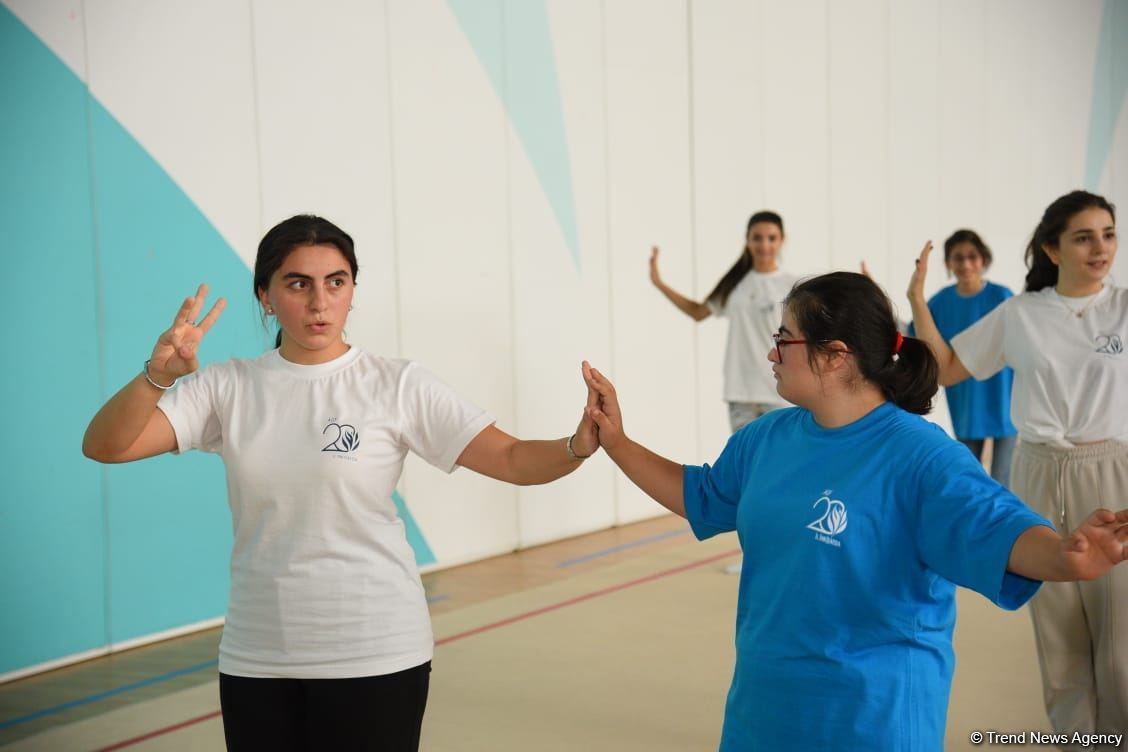 Gimnastika Federasiyasının təşkilatçılığı ilə Bakıda Xüsusi Olimpiada üzrə məşqçilik və hakimlik kursları keçirilir (FOTO)