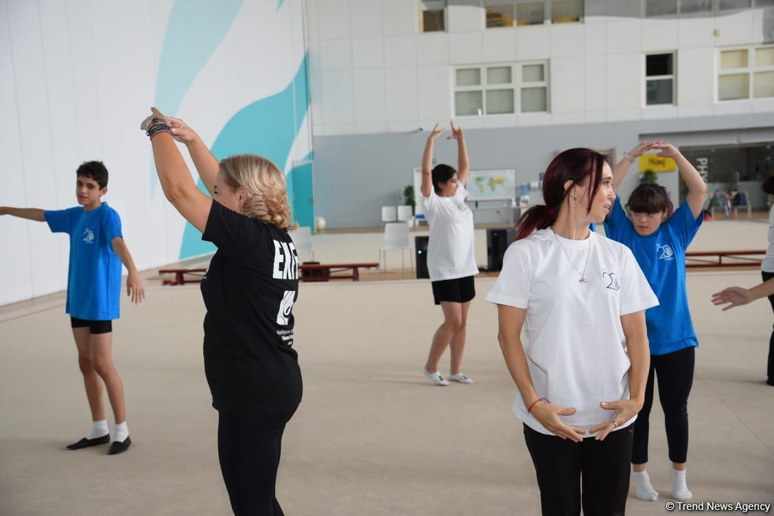 Gimnastika Federasiyasının təşkilatçılığı ilə Bakıda Xüsusi Olimpiada üzrə məşqçilik və hakimlik kursları keçirilir (FOTO)