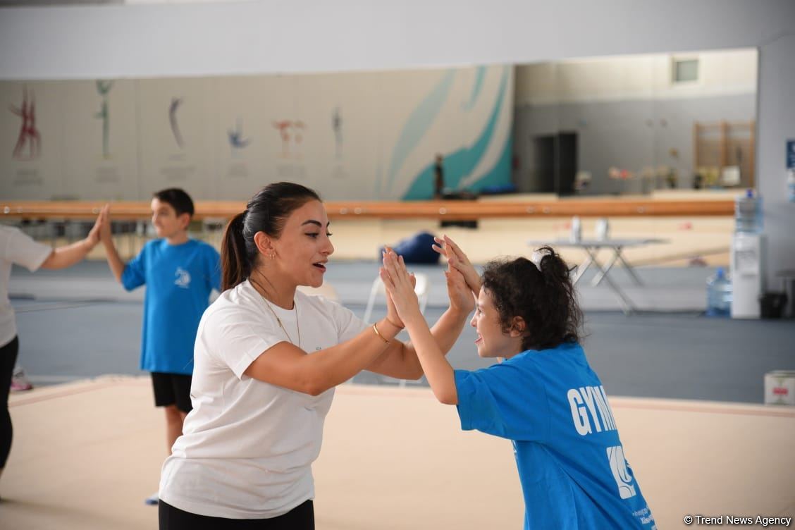 Gimnastika Federasiyasının təşkilatçılığı ilə Bakıda Xüsusi Olimpiada üzrə məşqçilik və hakimlik kursları keçirilir (FOTO)
