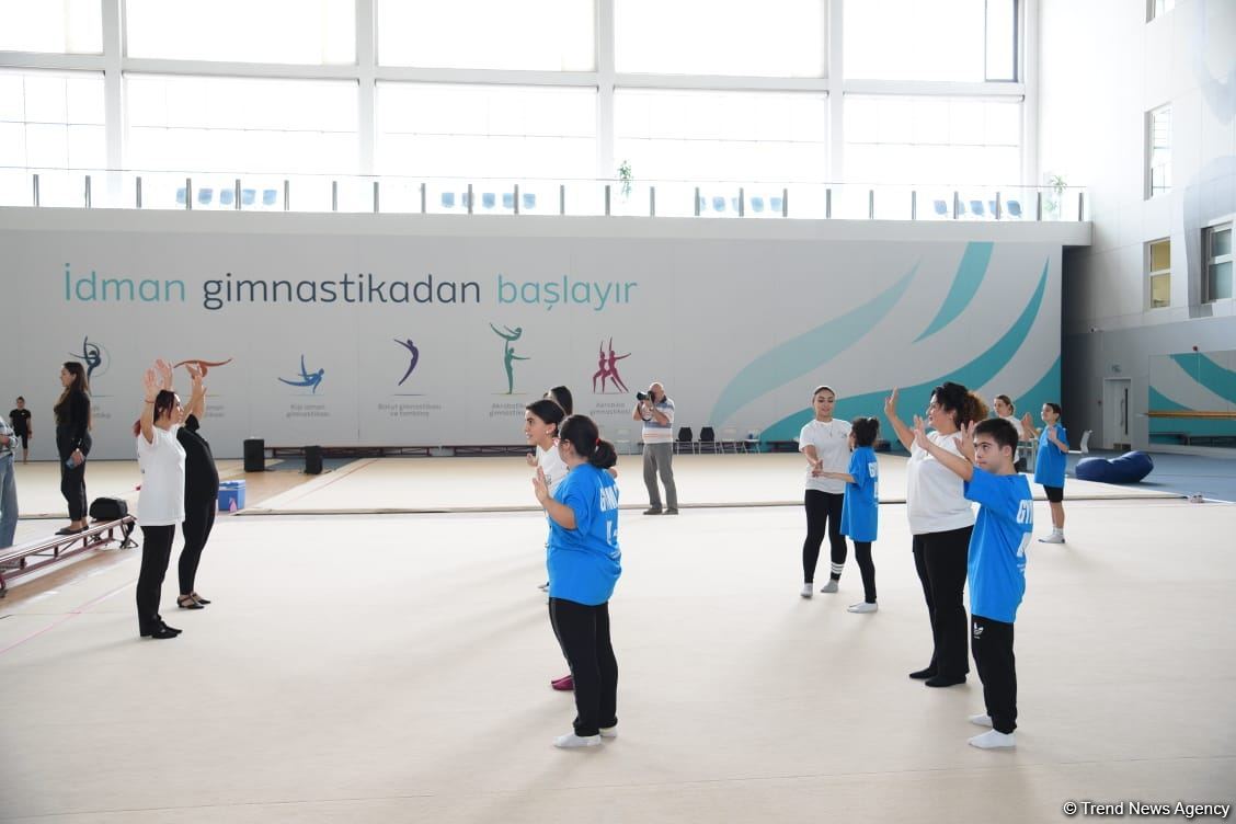 Gimnastika Federasiyasının təşkilatçılığı ilə Bakıda Xüsusi Olimpiada üzrə məşqçilik və hakimlik kursları keçirilir (FOTO)