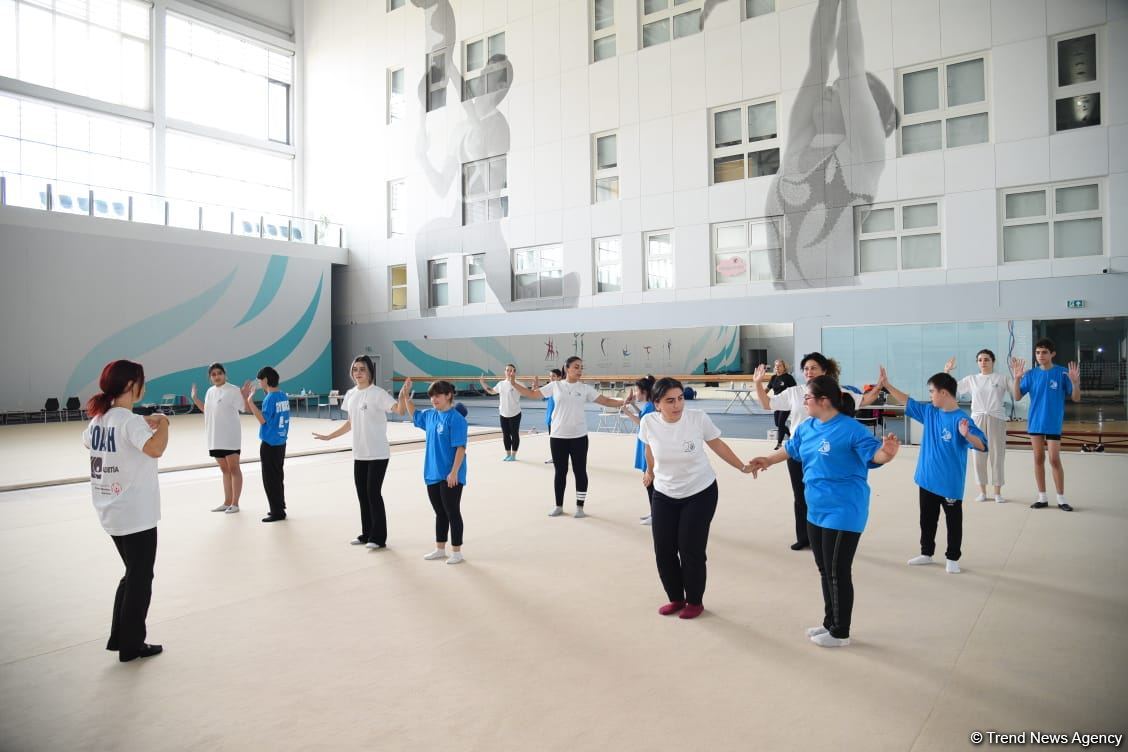 Gimnastika Federasiyasının təşkilatçılığı ilə Bakıda Xüsusi Olimpiada üzrə məşqçilik və hakimlik kursları keçirilir (FOTO)