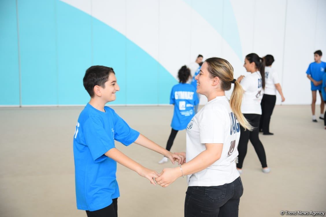 Gimnastika Federasiyasının təşkilatçılığı ilə Bakıda Xüsusi Olimpiada üzrə məşqçilik və hakimlik kursları keçirilir (FOTO)