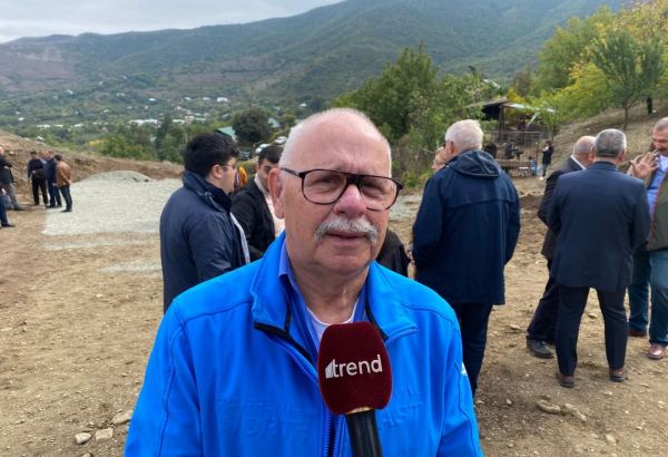 Qarabağda erməni vəhşilikləri barədə həqiqəti dünyaya çatdırmaq lazımdır - Niderlandlı yazıçı