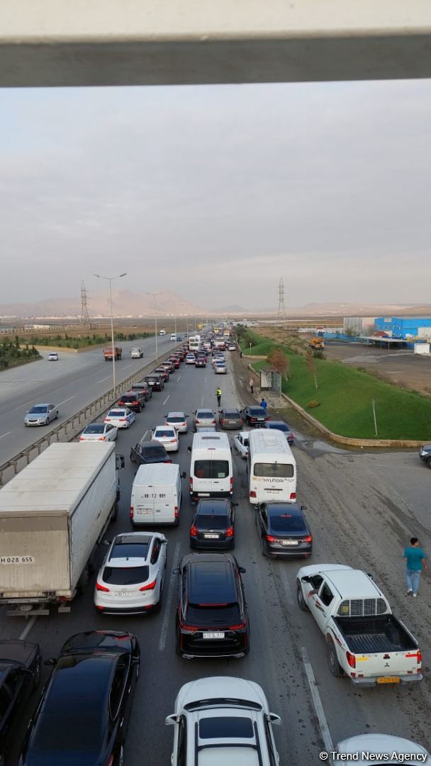 Kür-Bakı su xəttində qəza baş verdi, magistral yolu su basdı (FOTO/VİDEO)