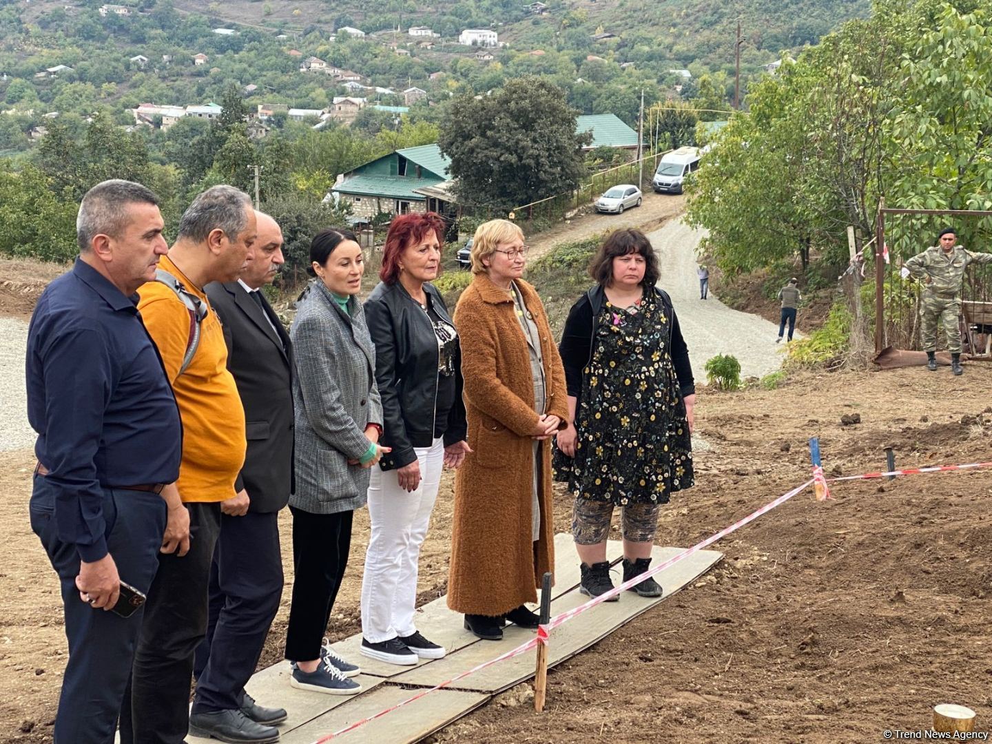 Xarici ekspertlər və QHT-lər Edillidəki kütləvi məzarlıqda erməni vəhşiliyinə şahidlik ediblər (FOTO)
