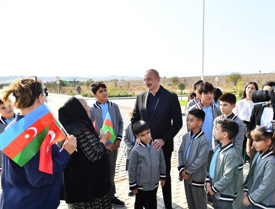 Prezident İlham Əliyev və Birinci xanım Mehriban Əliyeva Zəngilanın Ağalı kəndində sakinlərlə görüşüblər (YENİLƏNİB) (FOTO/VİDEO)