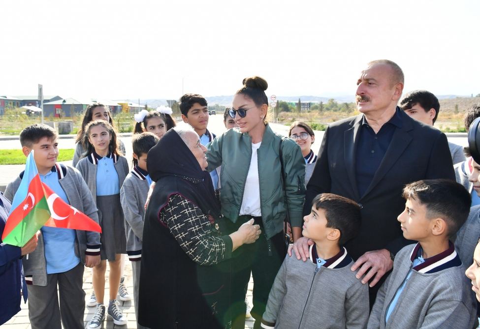 Prezident İlham Əliyev və Birinci xanım Mehriban Əliyeva Zəngilanın Ağalı kəndində sakinlərlə görüşüblər (YENİLƏNİB) (FOTO/VİDEO)