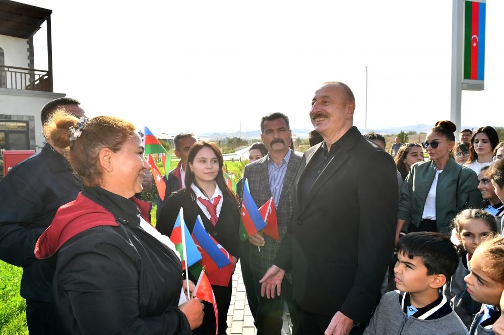 Prezident İlham Əliyev və Birinci xanım Mehriban Əliyeva Zəngilanın Ağalı kəndində sakinlərlə görüşüblər (YENİLƏNİB) (FOTO/VİDEO)