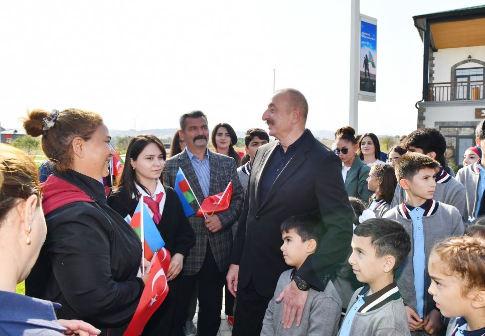 Prezident İlham Əliyev və Birinci xanım Mehriban Əliyeva Zəngilanın Ağalı kəndində sakinlərlə görüşüblər (YENİLƏNİB) (FOTO/VİDEO)
