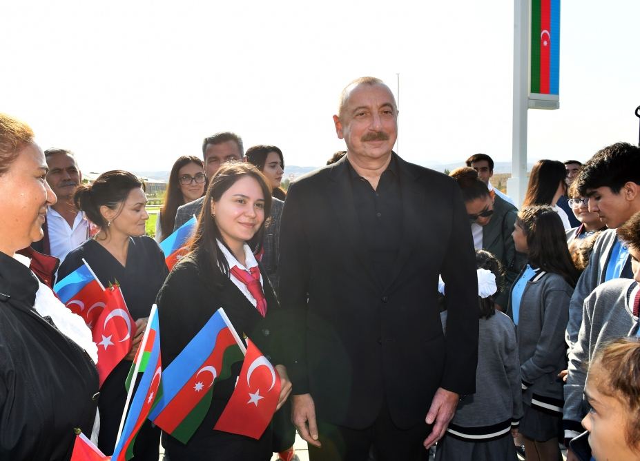 Prezident İlham Əliyev və Birinci xanım Mehriban Əliyeva Zəngilanın Ağalı kəndində sakinlərlə görüşüblər (YENİLƏNİB) (FOTO/VİDEO)