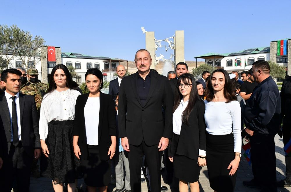 Prezident İlham Əliyev və Birinci xanım Mehriban Əliyeva Zəngilanın Ağalı kəndində sakinlərlə görüşüblər (YENİLƏNİB) (FOTO/VİDEO)