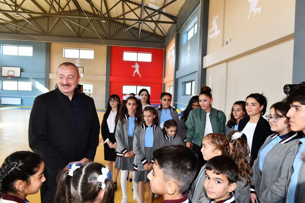 Prezident İlham Əliyev və Birinci xanım Mehriban Əliyeva Zəngilanın Ağalı kəndində sakinlərlə görüşüblər (YENİLƏNİB) (FOTO/VİDEO)