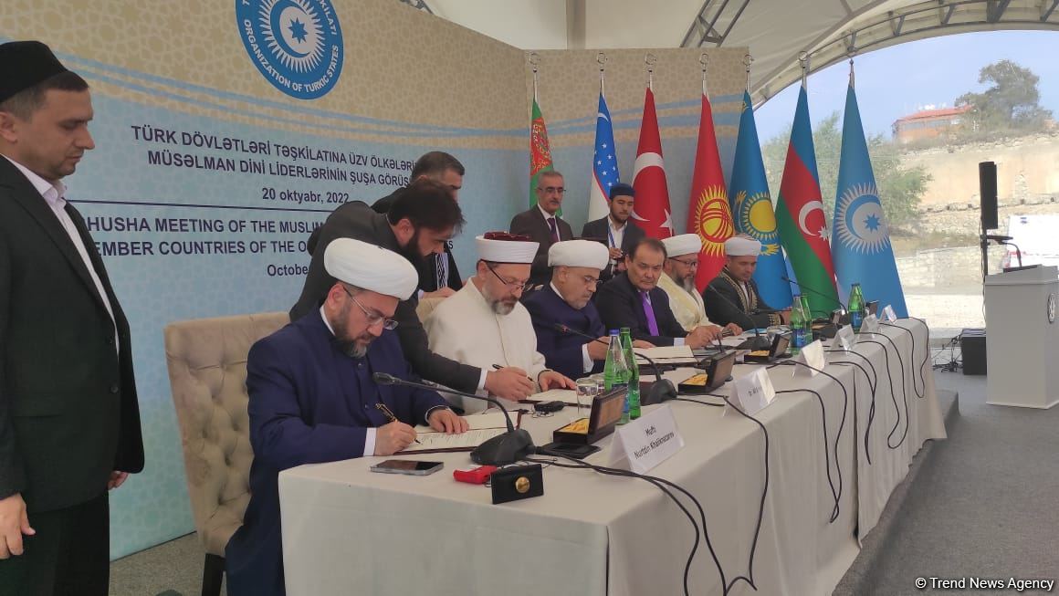 Şuşada TDT Müsəlman Dini İdarələrinin Rəhbərləri Şurasının Əsasnaməsi imzalanıb (FOTO)
