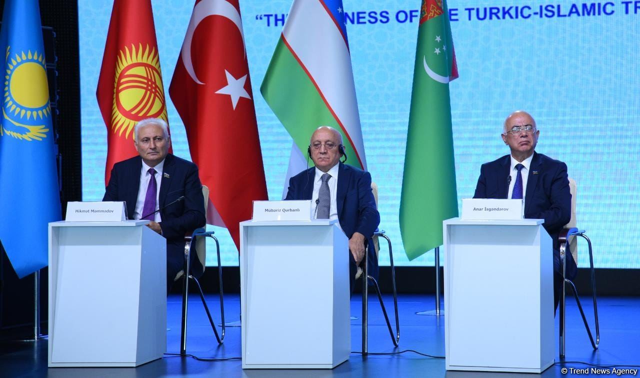 Türk dövlətləri vahid platformadan çıxış etməklə həm türk dünyasını, həm də öz ölkələrinin mənafelərini qoruya bilərlər - Mübariz Qurbanlı