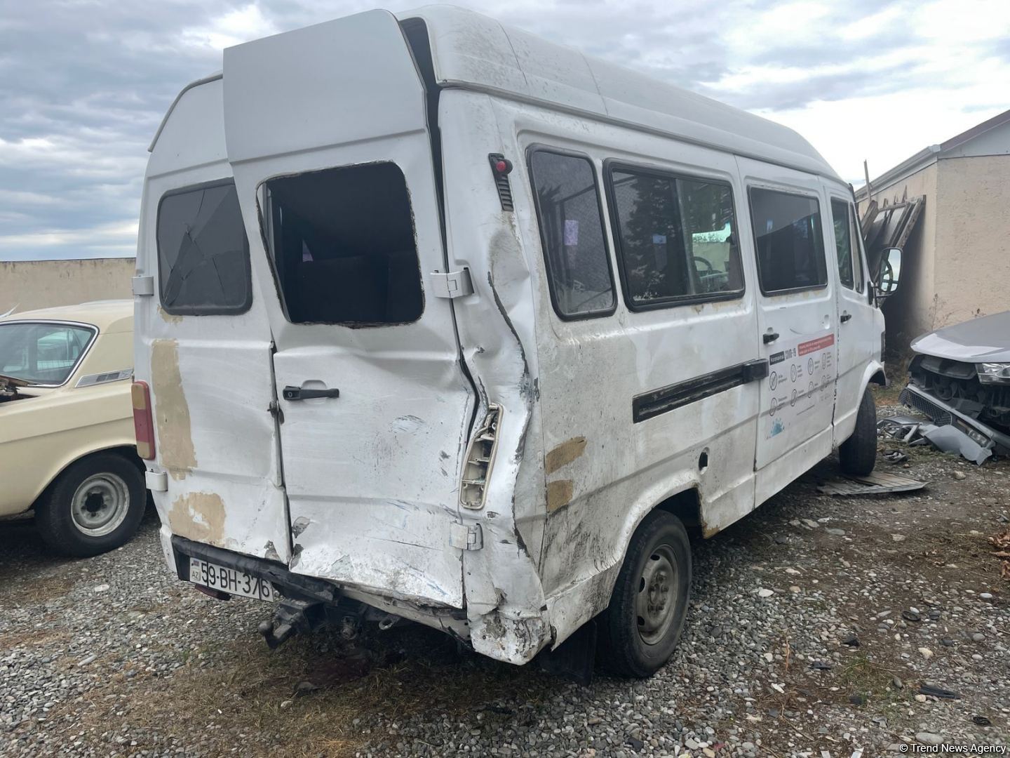 Tərtərdə ağır qəza: 1 nəfər ölüb, 8 nəfər yaralanıb (FOTO)