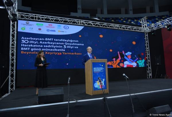 Məcburi köçkünlərin geri qayıtması üçün humanitar yardımlar göstərməyi düşünürük - BMT QAK