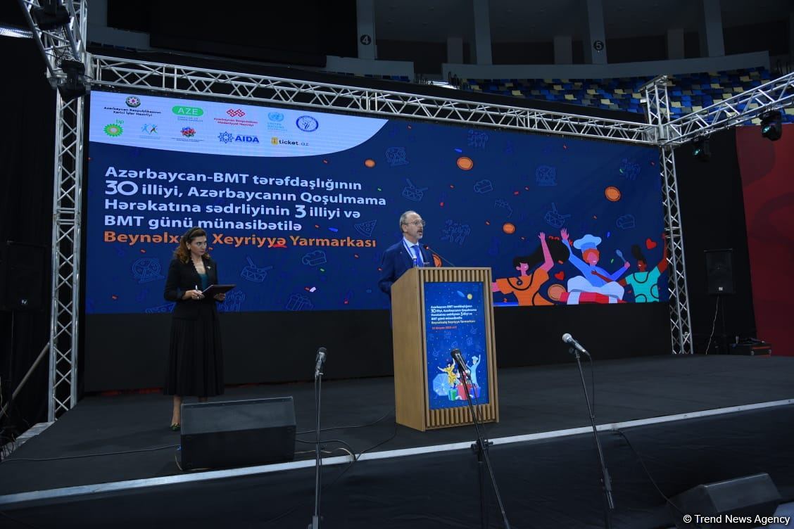 Məcburi köçkünlərin geri qayıtması üçün humanitar yardımlar göstərməyi düşünürük - BMT QAK