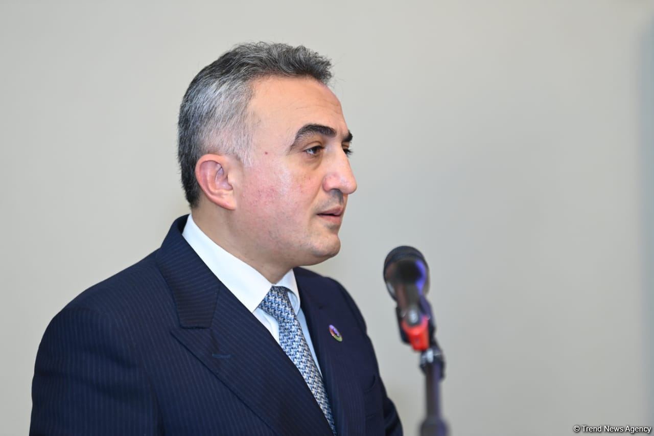 Anar Bağırov vəkillərlə bağlı nazirliyə müraciət edib
