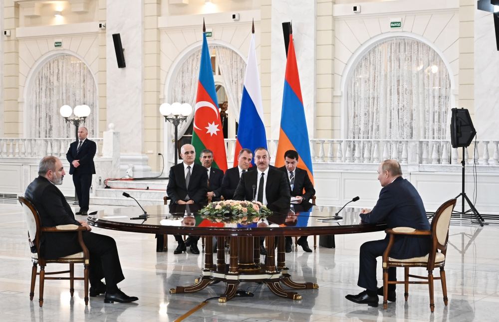 Azərbaycan Respublikası Prezidentinin, Ermənistan Respublikası baş nazirinin və Rusiya Federasiyası Prezidentinin Bəyanatı