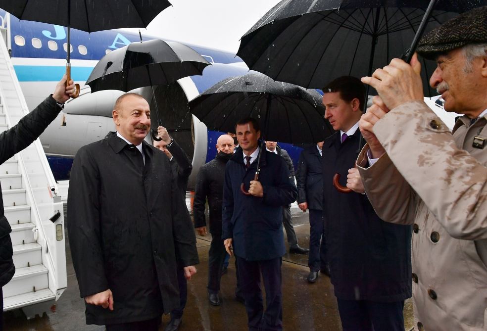 Prezident İlham Əliyev Rusiyanın Soçi şəhərinə işgüzar səfərə gəlib