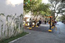 Heydər Əliyev Fondunun vitse-prezidenti Leyla Əliyevanın iştirakı ilə növbəti abadlaşdırılmış həyətin açılışı olub (FOTO)