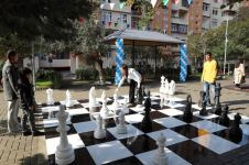 Heydər Əliyev Fondunun vitse-prezidenti Leyla Əliyevanın iştirakı ilə növbəti abadlaşdırılmış həyətin açılışı olub (FOTO)