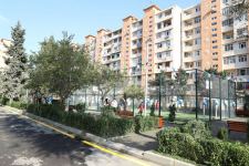 Heydər Əliyev Fondunun vitse-prezidenti Leyla Əliyevanın iştirakı ilə növbəti abadlaşdırılmış həyətin açılışı olub (FOTO)