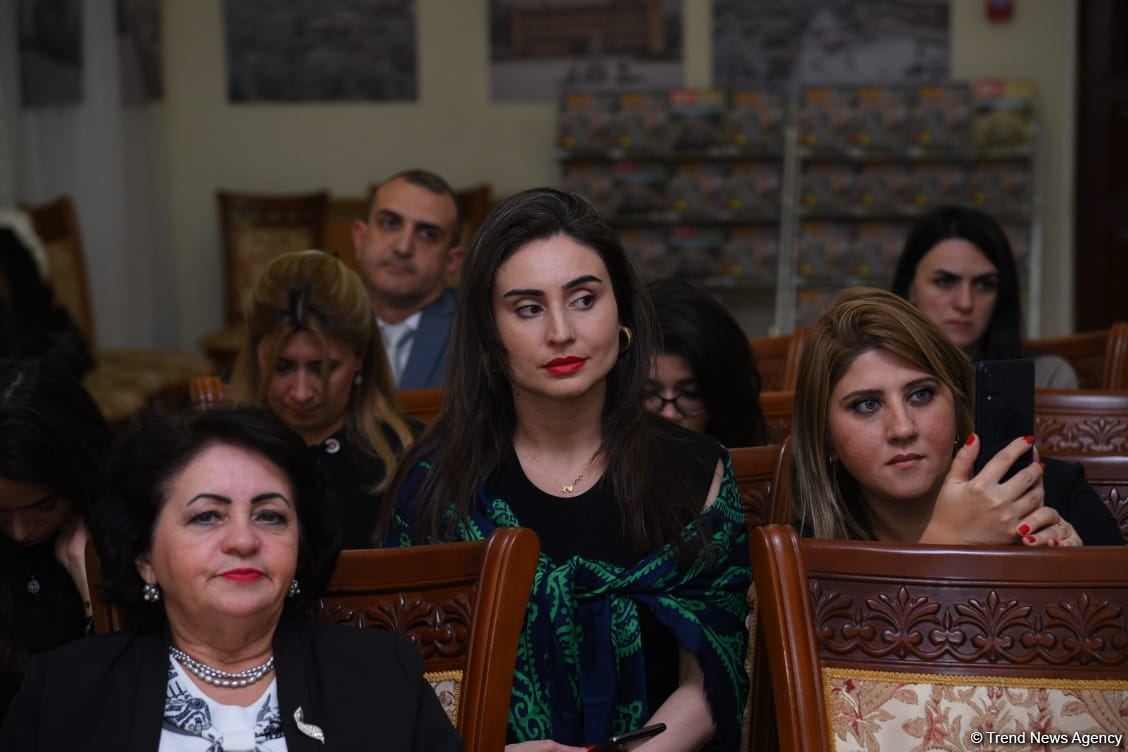 "Xarıbülbülün vətəni - Şuşa" - Qarabağ incisinin tarixi barədə sərgi (FOTO)