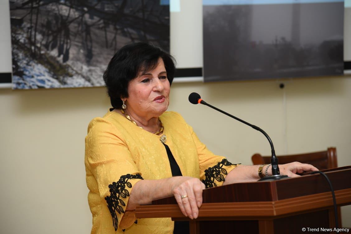 "Xarıbülbülün vətəni - Şuşa" - Qarabağ incisinin tarixi barədə sərgi (FOTO)