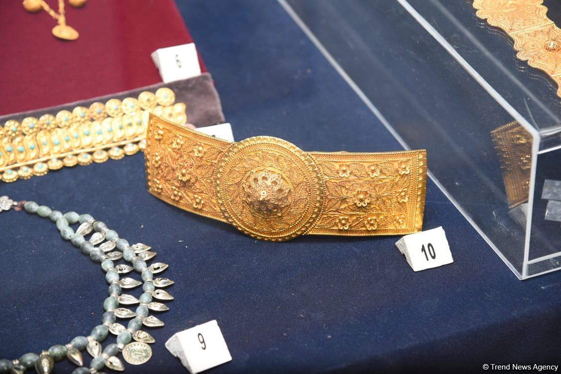 "Xarıbülbülün vətəni - Şuşa" - Qarabağ incisinin tarixi barədə sərgi (FOTO)
