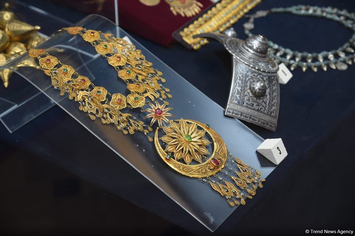 "Xarıbülbülün vətəni - Şuşa" - Qarabağ incisinin tarixi barədə sərgi (FOTO)