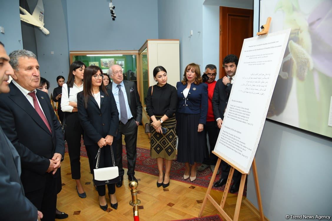 "Xarıbülbülün vətəni - Şuşa" - Qarabağ incisinin tarixi barədə sərgi (FOTO)