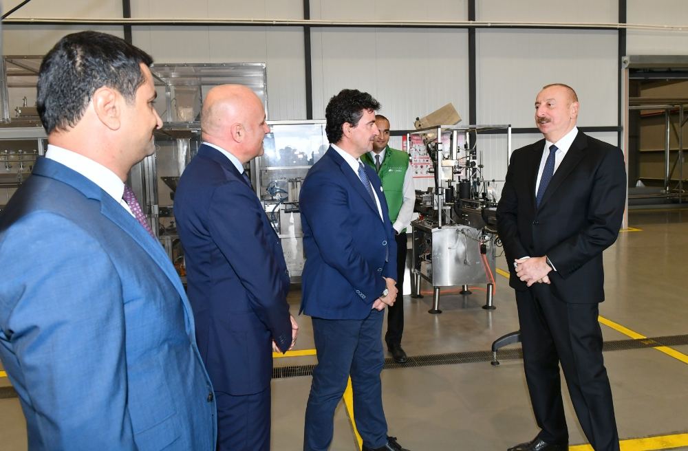 Prezident İlham Əliyev Zirə qəsəbəsində zeytun yağı və süfrəlik zeytun məhsullarının emalı zavodunun açılışında iştirak edib (FOTO/VİDEO) (YENİLƏNİB)
