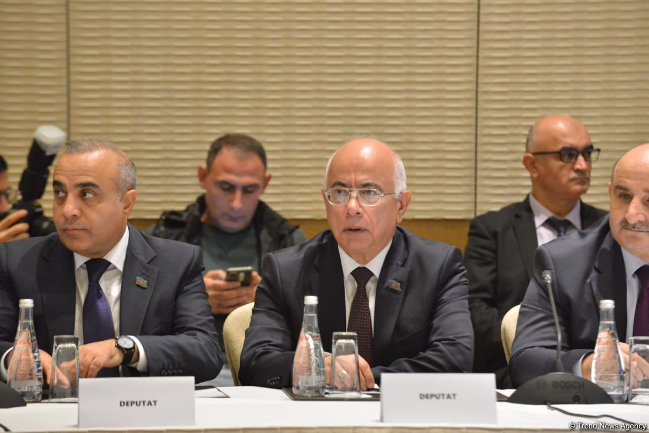 Siyasi partiyalar haqqında qanun layihəsi ilə bağlı ictimai dinləmə keçirilir (FOTO)