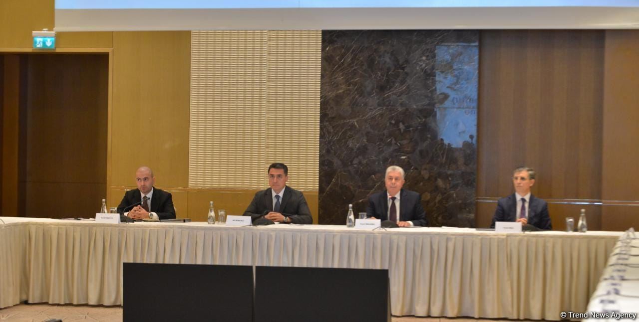 Siyasi partiyalar haqqında qanun layihəsi ilə bağlı ictimai dinləmə keçirilir (FOTO)