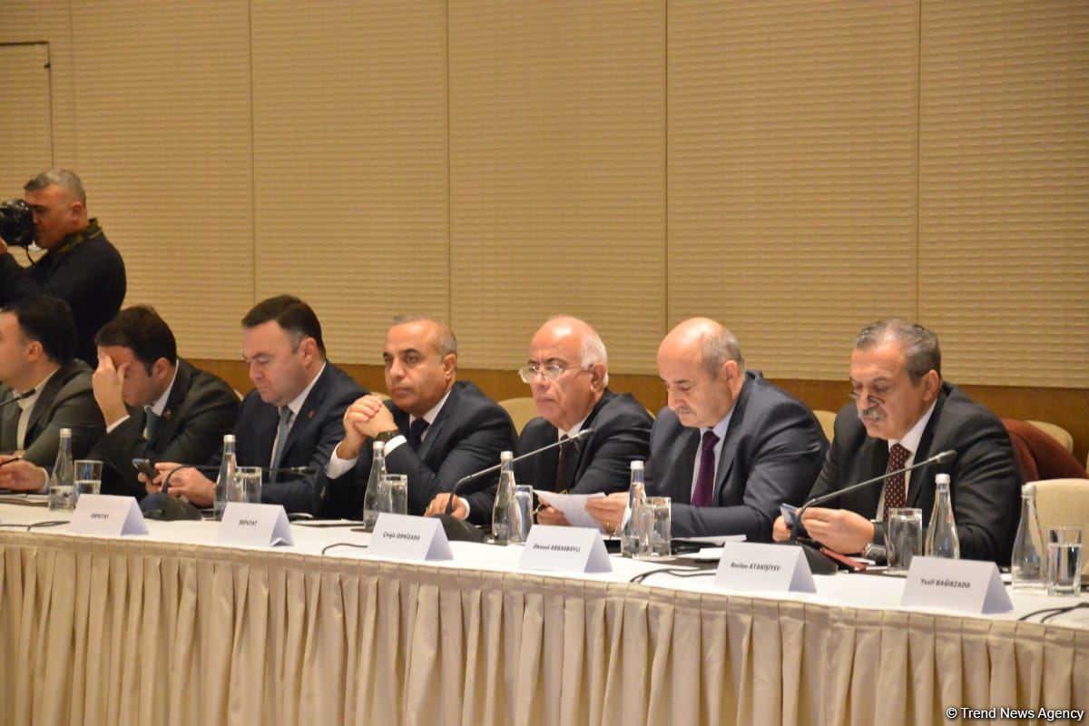 Siyasi partiyalar haqqında qanun layihəsi ilə bağlı ictimai dinləmə keçirilir (FOTO)