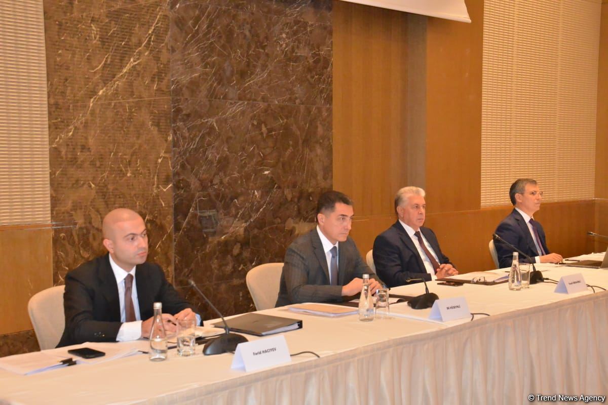 Siyasi partiyalar haqqında qanun layihəsi ilə bağlı ictimai dinləmə keçirilir (FOTO)