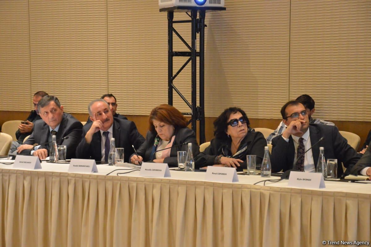 Siyasi partiyalar haqqında qanun layihəsi ilə bağlı ictimai dinləmə keçirilir (FOTO)
