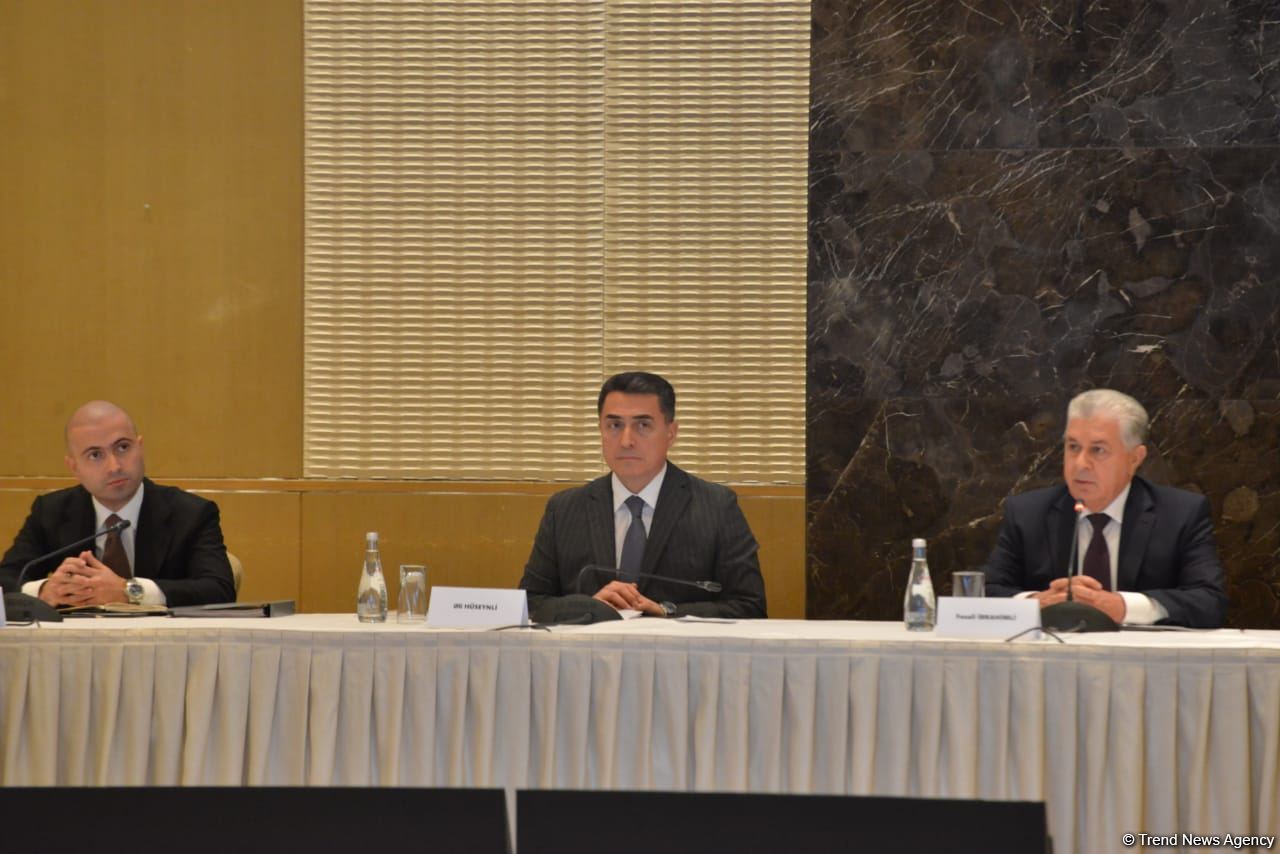 Siyasi partiyalar haqqında qanun layihəsi ilə bağlı ictimai dinləmə keçirilir (FOTO)
