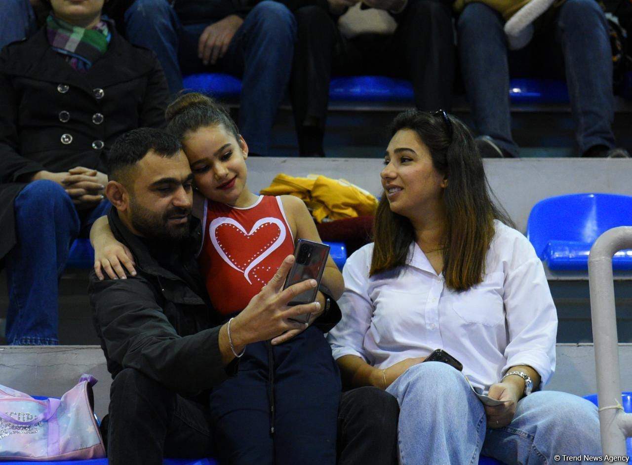 Batut gimastikası üzrə 6-cı Bakı birinciliyinin yarışlarına start verilib (FOTO)