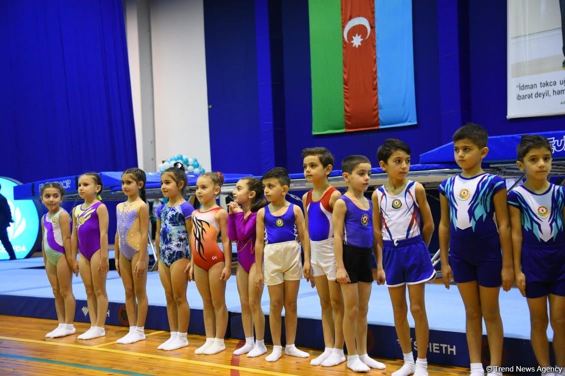 Batut gimastikası üzrə 6-cı Bakı birinciliyinin yarışlarına start verilib (FOTO)