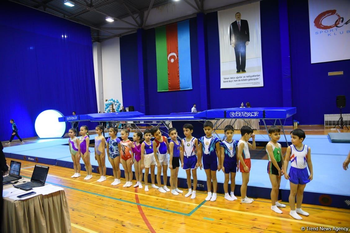Batut gimastikası üzrə 6-cı Bakı birinciliyinin yarışlarına start verilib (FOTO)